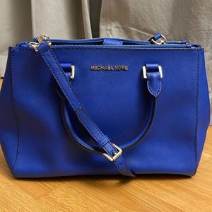 Micheal Kors Crossbody